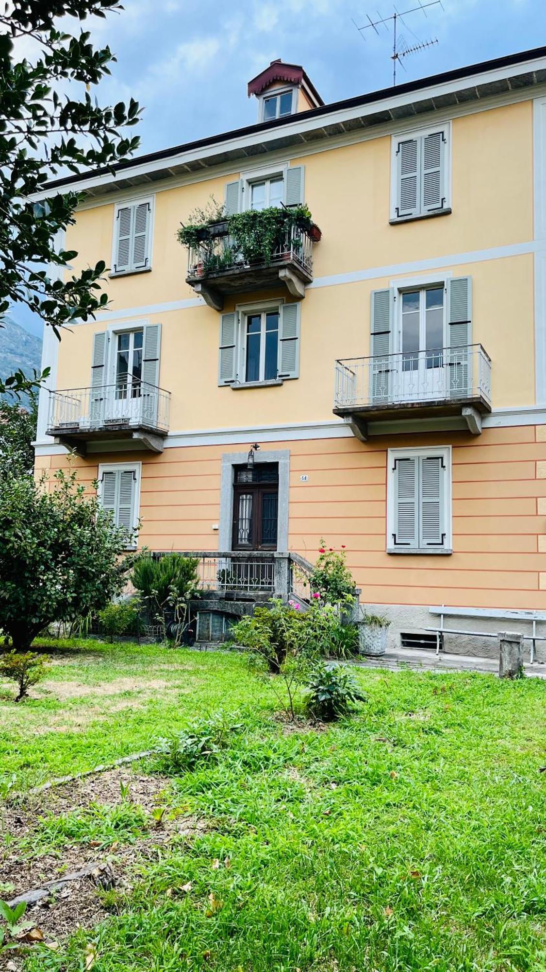 Antica Casa Storica Con Giardino Apartment Domodossola Exterior photo